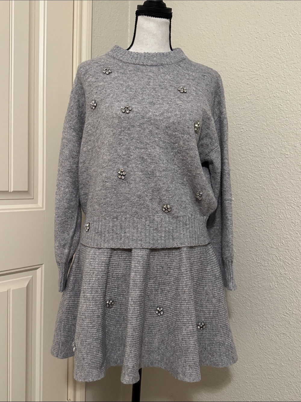 Embellished Light Grey Knit Skirt Set - Women's